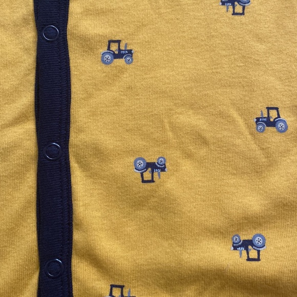 NWT- Toddler Boys 18 month romper - yellow with tractors! 🚜 - Picture 2 of 5